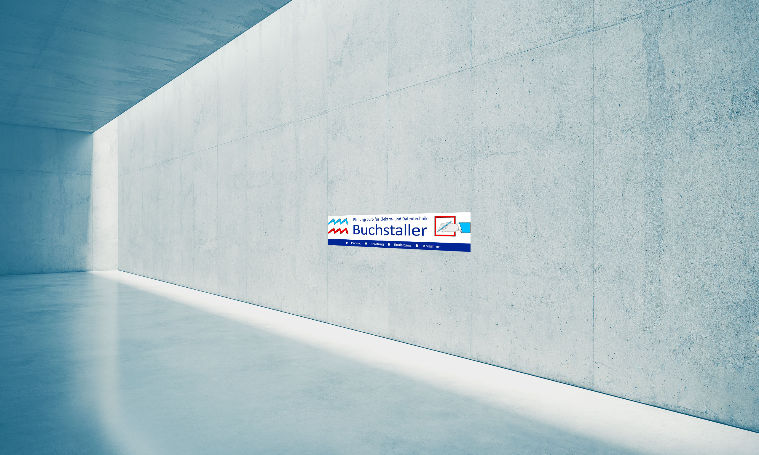 Buchstaller - Planungsbüro für Elektro- und Datentechnik Introbild - Logo auf Wand